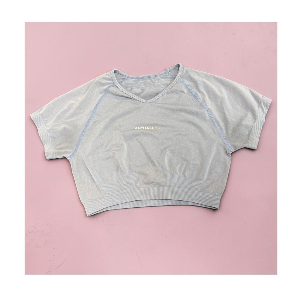 Alphalete Womens Seamless Short Sleeve Crop Top Light Blue V-Neck Gym Shirt M